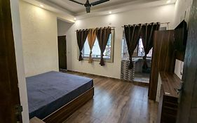Moonshiva Stay And Cafe
